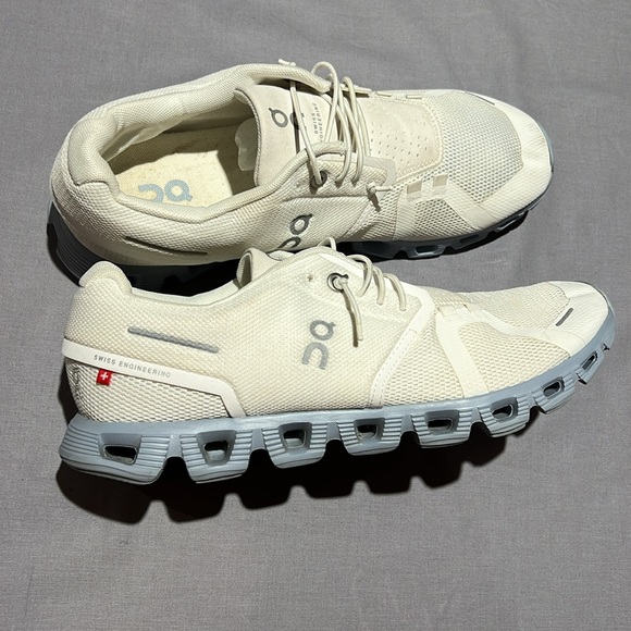 On Running Shoes - On Running Cloud 5 White Chambray Running Sneakers Shoes Womens Size 9